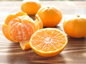 三ケ日産 片山みかん — 濃いオレンジ色の果実