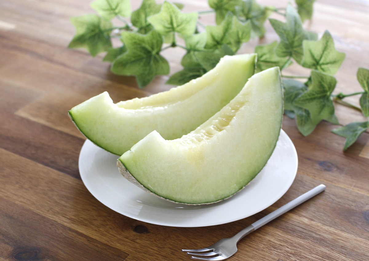 カットした静岡マスクメロン（アローマメロン）の母の日ギフト